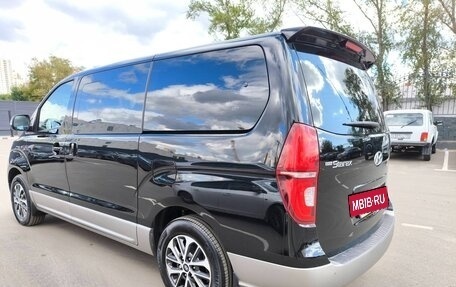 Hyundai Grand Starex Grand Starex I рестайлинг 2, 2019 год, 3 950 000 рублей, 5 фотография