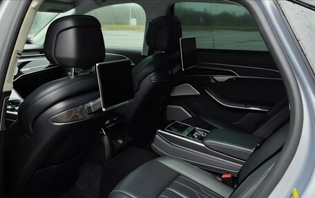 Audi A8, 2018 год, 4 500 000 рублей, 10 фотография