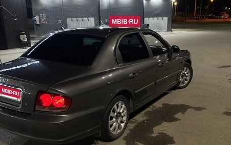 Hyundai Sonata IV рестайлинг, 2005 год, 400 000 рублей, 4 фотография