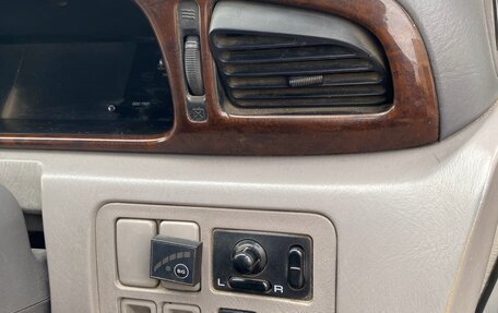 Nissan Liberty, 1999 год, 235 000 рублей, 18 фотография