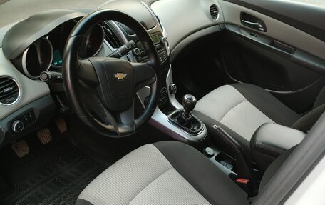 Chevrolet Cruze II, 2013 год, 730 000 рублей, 9 фотография