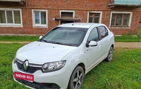 Renault Logan II, 2017 год, 800 000 рублей, 2 фотография