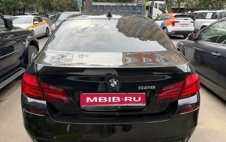 BMW 5 серия, 2012 год, 1 800 000 рублей, 2 фотография