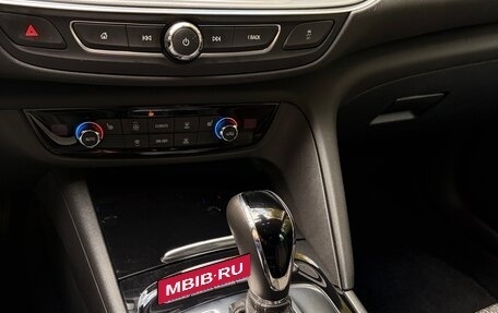 Opel Insignia II рестайлинг, 2019 год, 1 900 000 рублей, 15 фотография