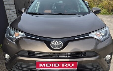 Toyota RAV4, 2017 год, 2 360 000 рублей, 1 фотография
