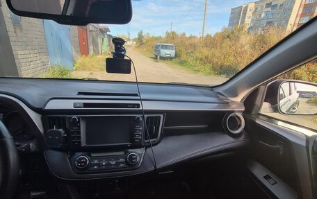 Toyota RAV4, 2017 год, 2 360 000 рублей, 7 фотография