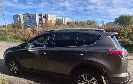 Toyota RAV4, 2017 год, 2 360 000 рублей, 5 фотография