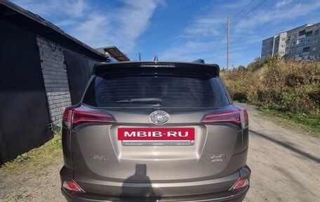 Toyota RAV4, 2017 год, 2 360 000 рублей, 4 фотография