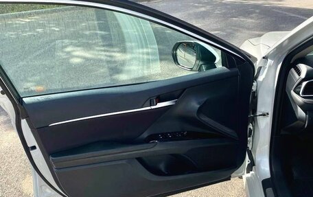 Toyota Camry, 2020 год, 2 100 000 рублей, 9 фотография