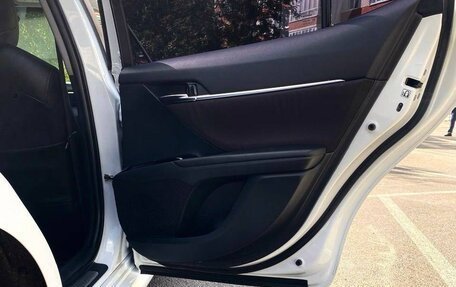 Toyota Camry, 2020 год, 2 100 000 рублей, 12 фотография