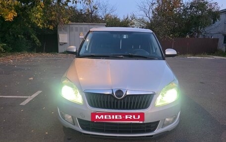 Skoda Fabia II, 2013 год, 700 000 рублей, 2 фотография
