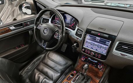 Volkswagen Touareg III, 2011 год, 1 649 000 рублей, 9 фотография