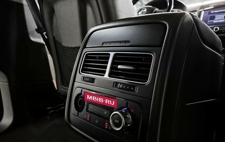 Volkswagen Touareg III, 2011 год, 1 649 000 рублей, 18 фотография