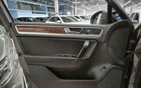 Volkswagen Touareg III, 2011 год, 1 649 000 рублей, 21 фотография
