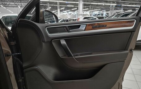Volkswagen Touareg III, 2011 год, 1 649 000 рублей, 22 фотография