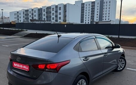 Hyundai Solaris II рестайлинг, 2017 год, 1 055 000 рублей, 1 фотография