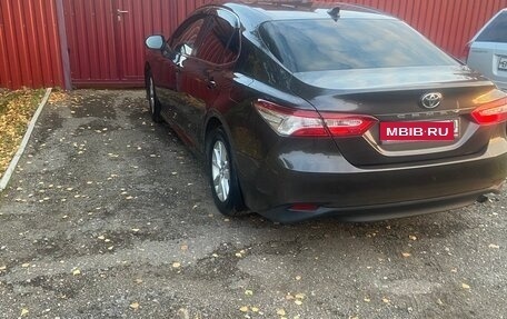 Toyota Camry, 2018 год, 2 590 000 рублей, 14 фотография