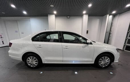 Volkswagen Jetta VI, 2016 год, 1 420 000 рублей, 2 фотография