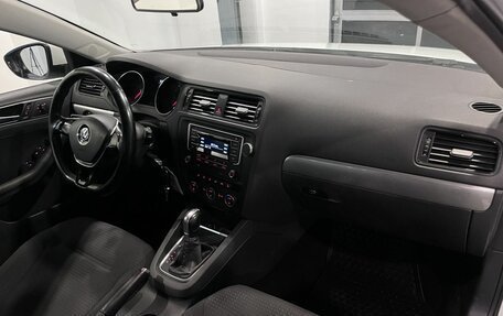 Volkswagen Jetta VI, 2016 год, 1 420 000 рублей, 12 фотография