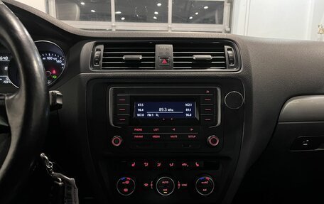 Volkswagen Jetta VI, 2016 год, 1 420 000 рублей, 13 фотография
