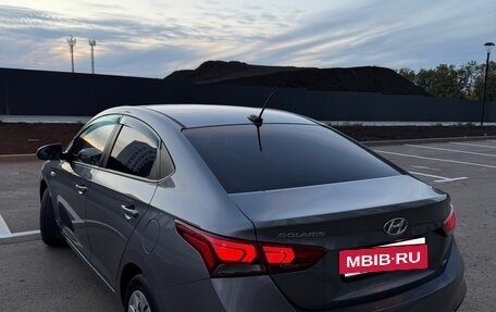 Hyundai Solaris II рестайлинг, 2017 год, 1 055 000 рублей, 5 фотография