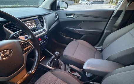 Hyundai Solaris II рестайлинг, 2017 год, 1 055 000 рублей, 14 фотография
