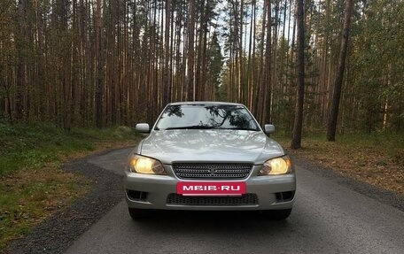Toyota Altezza, 2001 год, 730 000 рублей, 2 фотография