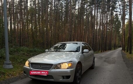 Toyota Altezza, 2001 год, 730 000 рублей, 4 фотография