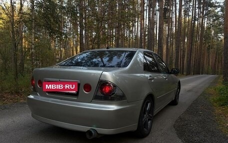 Toyota Altezza, 2001 год, 730 000 рублей, 5 фотография