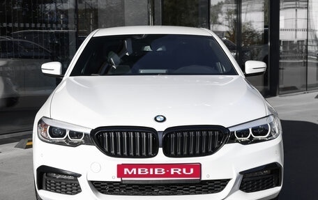 BMW 5 серия, 2018 год, 3 598 000 рублей, 2 фотография