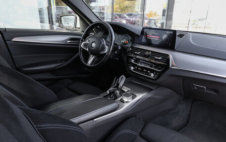 BMW 5 серия, 2018 год, 3 598 000 рублей, 9 фотография
