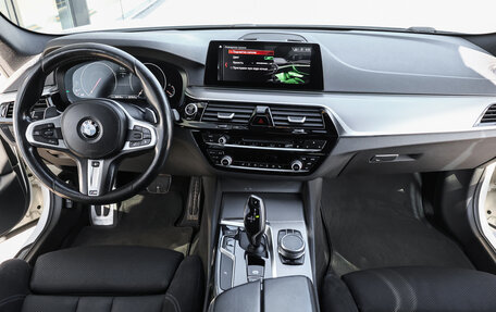 BMW 5 серия, 2018 год, 3 598 000 рублей, 12 фотография