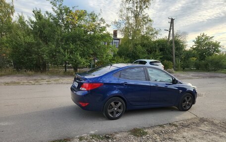 Hyundai Solaris II рестайлинг, 2015 год, 1 150 000 рублей, 4 фотография