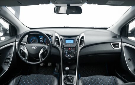Hyundai i30 II рестайлинг, 2012 год, 900 000 рублей, 10 фотография