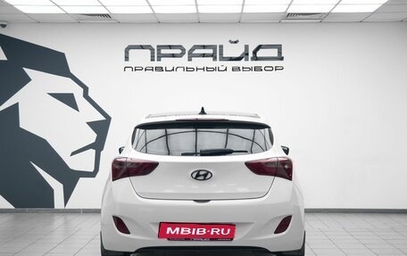 Hyundai i30 II рестайлинг, 2012 год, 900 000 рублей, 4 фотография