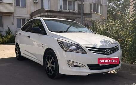 Hyundai Solaris II рестайлинг, 2015 год, 1 000 000 рублей, 5 фотография