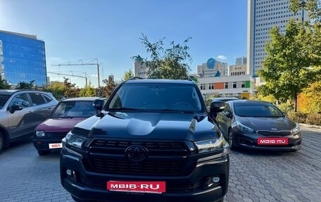 Toyota Land Cruiser 200, 2018 год, 4 700 000 рублей, 2 фотография