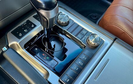 Toyota Land Cruiser 200, 2018 год, 4 700 000 рублей, 10 фотография