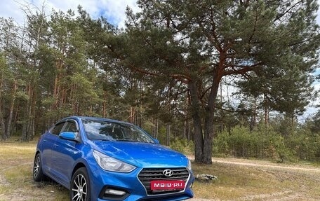 Hyundai Solaris II рестайлинг, 2017 год, 1 190 000 рублей, 1 фотография