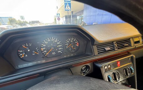 Mercedes-Benz E-Класс, 1993 год, 650 000 рублей, 10 фотография
