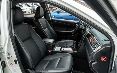 Toyota Camry, 2017 год, 2 030 000 рублей, 8 фотография