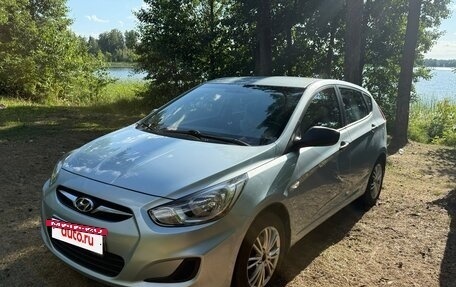 Hyundai Solaris II рестайлинг, 2011 год, 530 000 рублей, 6 фотография