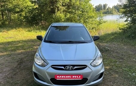 Hyundai Solaris II рестайлинг, 2011 год, 530 000 рублей, 2 фотография