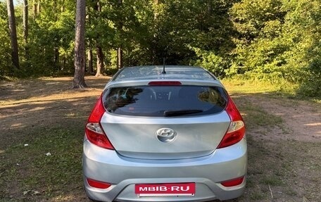 Hyundai Solaris II рестайлинг, 2011 год, 530 000 рублей, 18 фотография