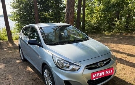Hyundai Solaris II рестайлинг, 2011 год, 530 000 рублей, 21 фотография