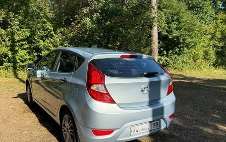 Hyundai Solaris II рестайлинг, 2011 год, 530 000 рублей, 23 фотография