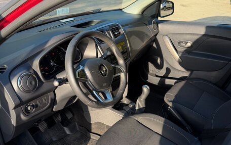 Renault Logan II, 2018 год, 1 100 000 рублей, 5 фотография