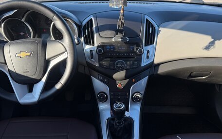 Chevrolet Cruze II, 2013 год, 850 000 рублей, 3 фотография