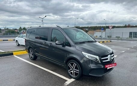Mercedes-Benz V-Класс, 2022 год, 7 850 000 рублей, 2 фотография