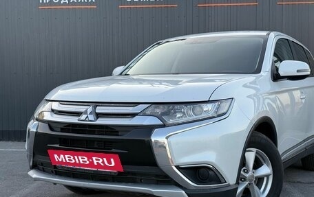 Mitsubishi Outlander III рестайлинг 3, 2018 год, 1 590 000 рублей, 6 фотография